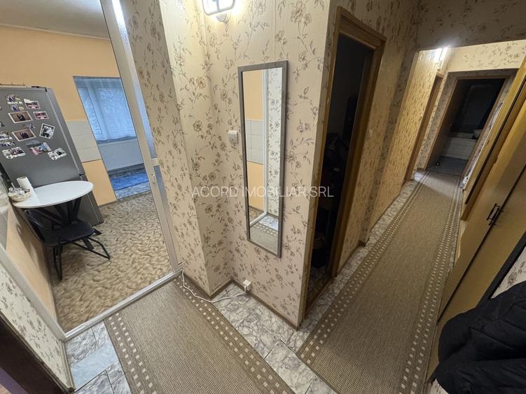 Apartament 3 camere Poarta 6 - 9