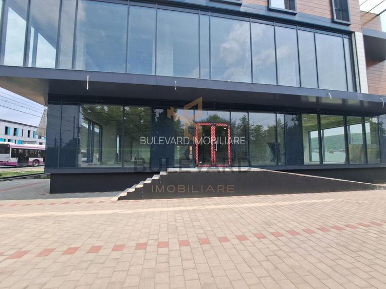 Cladire comerciala situata la drum intens circulat, 1365 mp utili + 20 parcari - 3