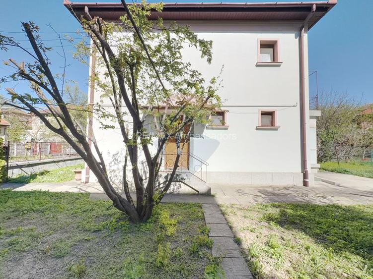 Casă / Vilă cu 5 camere de vânzare în zona Tipografilor - 2