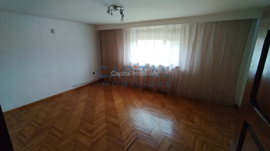 Casa / Vila spatioasa zona URSULET - 7