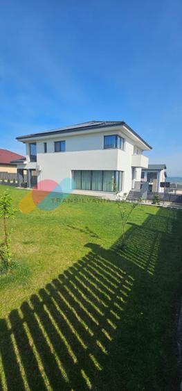 Casă premium 4 camere, 800 mp teren-Dezmir