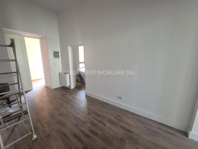 Apartament ultracentral, renovat integral, Arad, comision 0 - 13