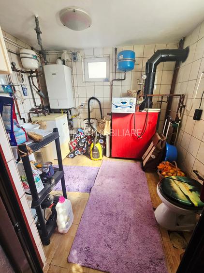 Casă spațioasă cu 9 camere în Strejnicu – pentru locuință, birouri - 37