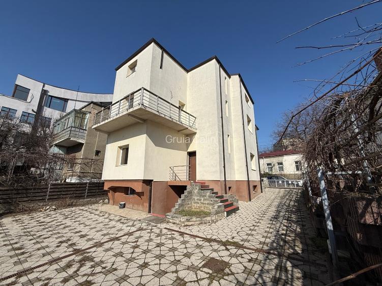 Casa de inchiriat - Ultracentral 324 mp utili + curte  - 11