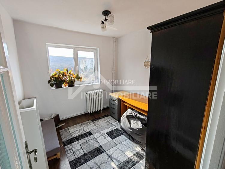 Apartament cu 4 camere, 2 bai, 1 balcon,  Manastur Strada Mehedinti - 9