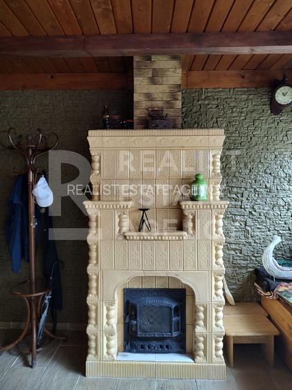 Vilă individuală 430 mp utili, teren 2.000 mp, panouri solare - 16