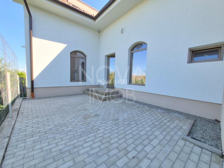 Casa generoasa cu 5 camere, 2 bai, dressing si parcare – Sura Mica - 4
