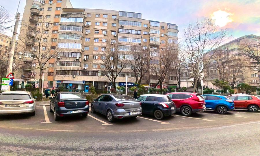 Spatiu comercial de vanzare Timpuri Noi, 85 mp, vitrina 10 ml, deja inchiriat