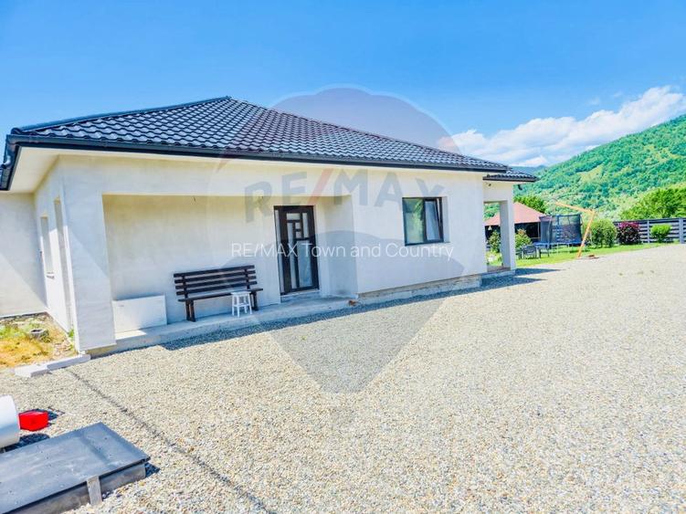 Casă / Vilă cu 5 camere de vânzare - 2