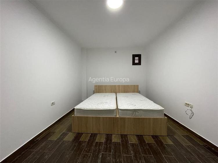 Spatiu comercial de vanzare  Zona E3 - 14