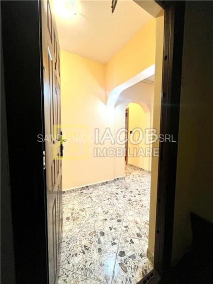 Apartament 3 camere decomandate, etaj 1, str. Narciselor 15, Bacau - 16
