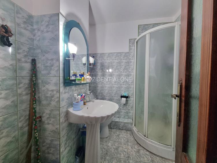Mioriței, colț cu Banca Națională- Apartament 3 camere decomandate - 6