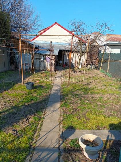 Casa cu etaj, 4 camere, central, acces in curte cu masina - 6