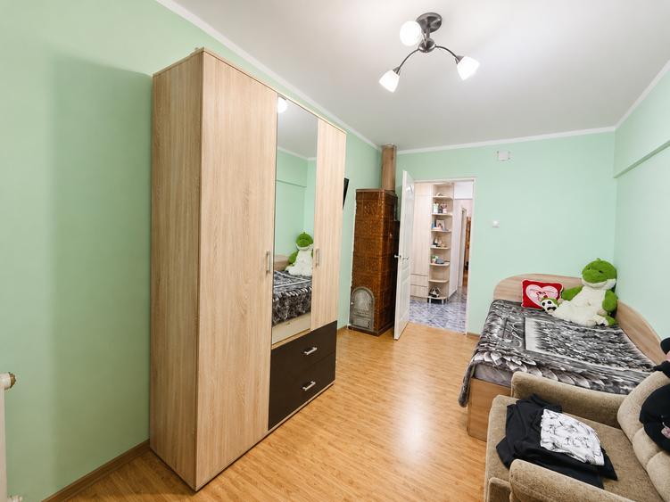 Apartament 3 camere 87 MP/2 băi/2 balcoane.