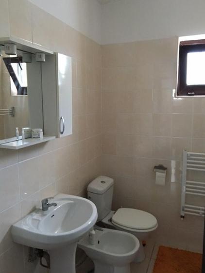 Vănd apartament 2 camere const.2011 .