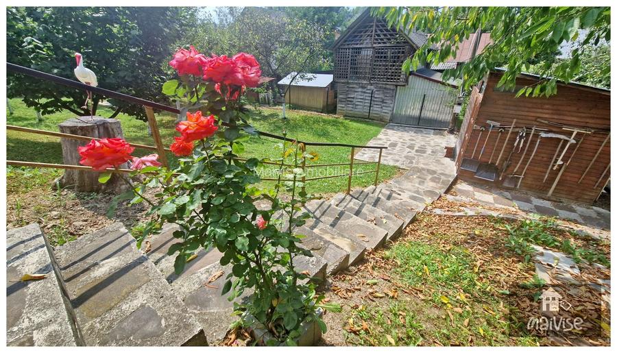 Vila superba, zona impadurita Valenii de Munte, teren 2473 mp