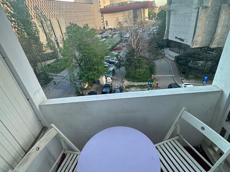 UNIVERSITATE | metrou - 9