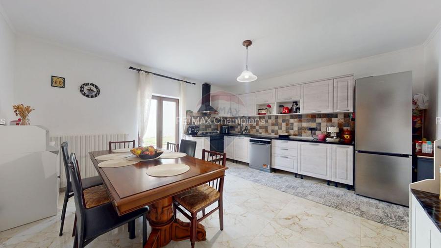 Doua case, 8 camere- oportunitate business - Bod, 2164 mp teren - 10