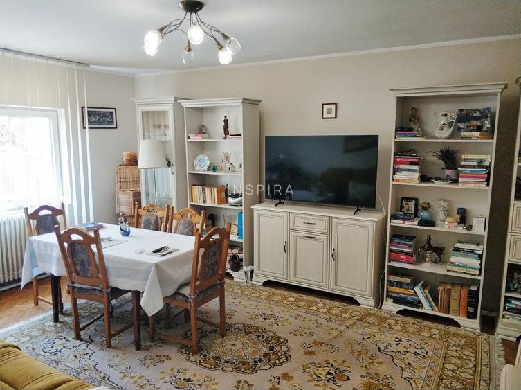 Km 4-5 - Casa renovata, situata in centrul cartierului - 2