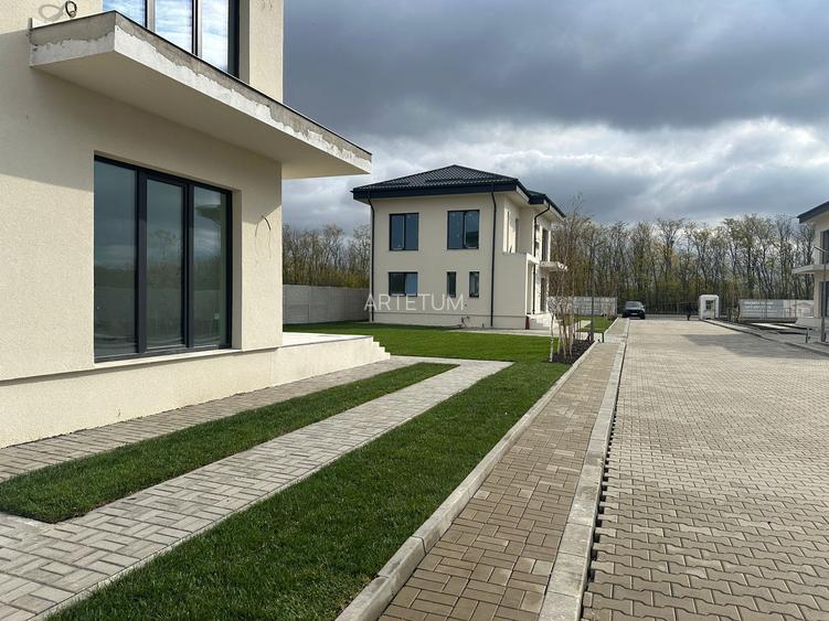 Ultima VILĂ la OFERTĂ  – preț special 210.000 € + TVA! - 35