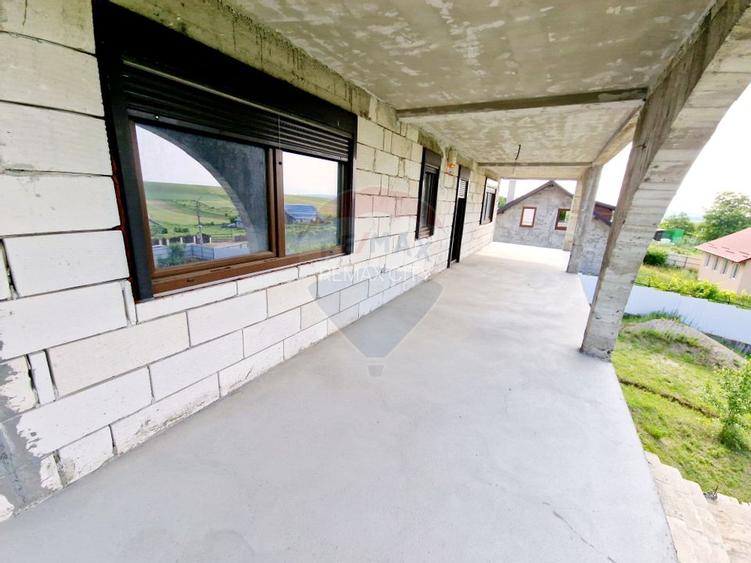 Casă spațioasă S+P+1E+M și teren generos 1664 mp - 10