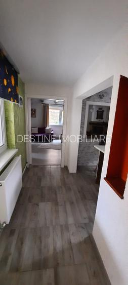 Casa -vila de vanzare, zona turistica, teren 750 mp - 2