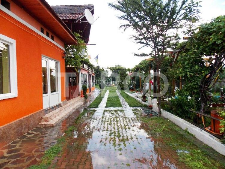 Pensiune la cheie 13 camere  15 locuri parcare si teren 3000 mp - 4