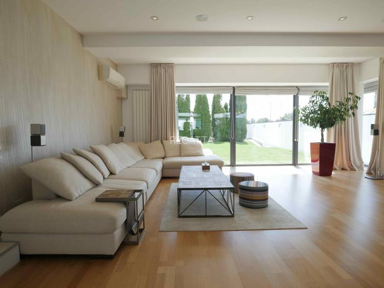 VILA DEOSEBITA CU PISCINA si GARAJ - 9