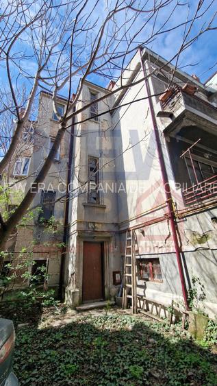 Vila cu curte de vanzare ULTRACENTRAL - 386 mp, 114 mp curte libera - 6