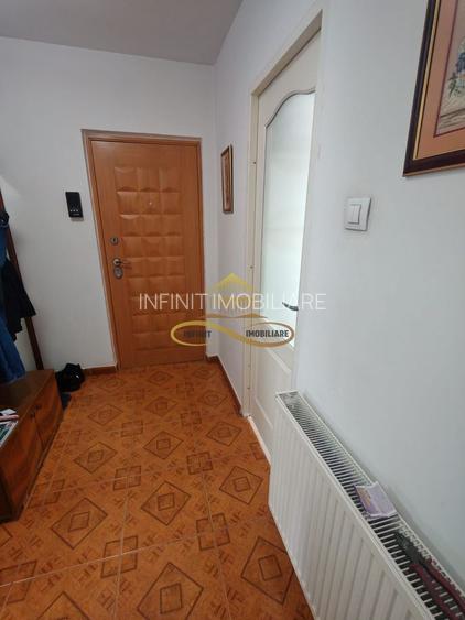 Vand apartament 3 camere decomandate – zonă Ștefan cel Mare - 3