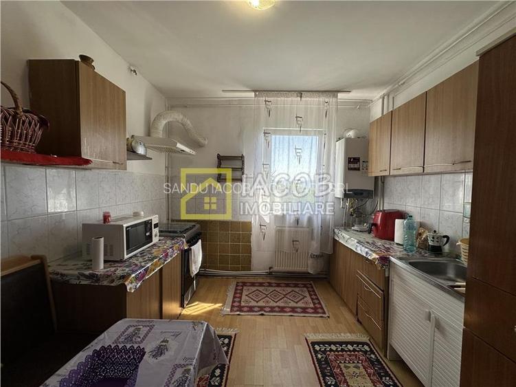 Apartament 3 camere decomandate – Str. Metalurgiei, Bacău - 11