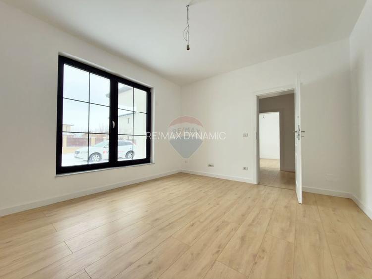 Vilă cu 4 camere de vânzare în Via Carmina - 7