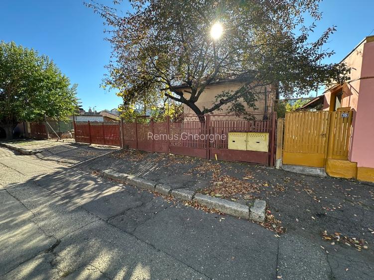 Casa bătrânească și teren  - 2