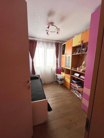 Apartament 4 camere, etaj intermediar, centrala, AC, balcon inchis, geam baie - 9