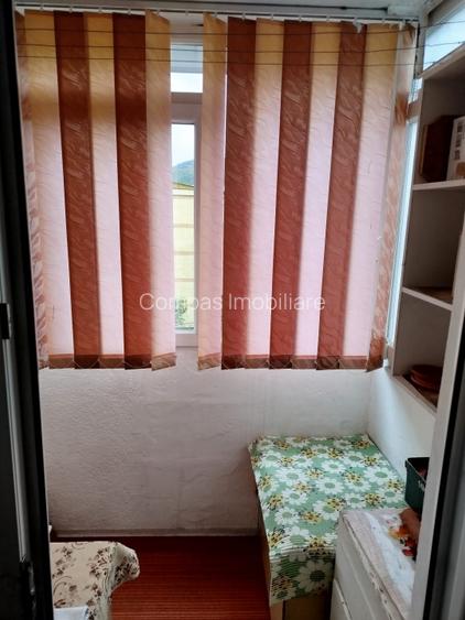 Apartament 3 camere, decomandat, Piatra Neamt - 2
