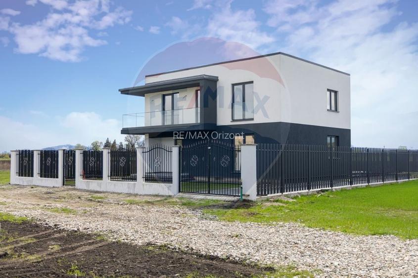 Vila moderna cu 4 camere,  P+E - teren 501 mp - 37