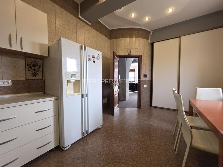 Reducere pret! ! Vila top cu piscina inchisa,  incalzita, barbeque - 15