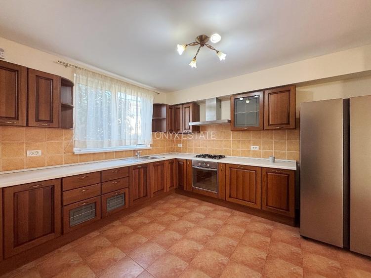 Casa cu curte si garaj dublu// Pipera// semimobilata - 3