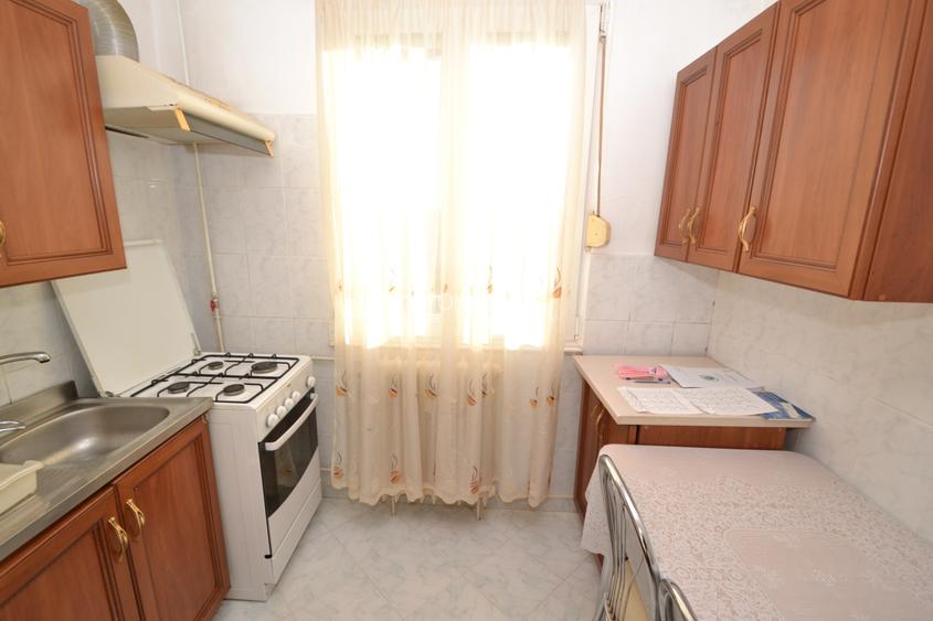 ap. 2 camere, decomandat, zona Circumvalatiunii-Kaufland, 250 eu - 6