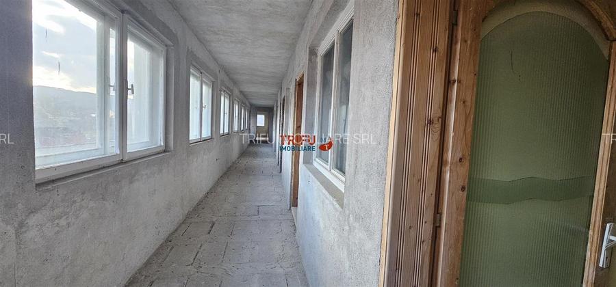 Casa de vanzare cu functiuni multiple in Petresti - 4