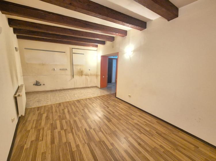 Vanzare apartament 2 camere in casa Centrul Istoric la 2 min de Piata Sfatului