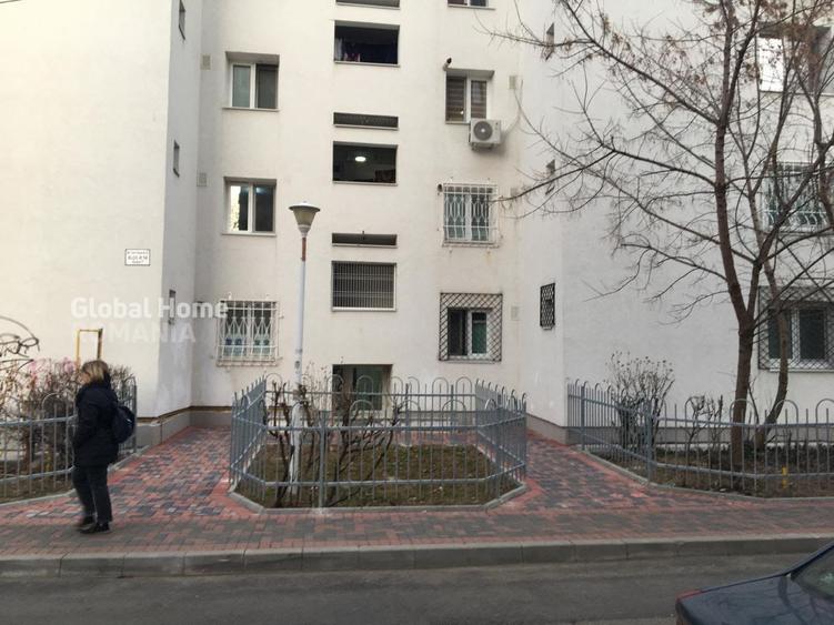 Vanzare apartament 4 camere | Titan - bloc tip H | langa metrou | etaj 3/4 |