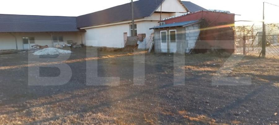 Spatiu comercial, de vanzare, 425 mp, zona Voinesti