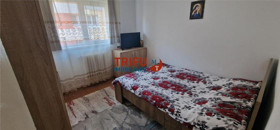Apartament 3 camere de vanzare zona Cetate