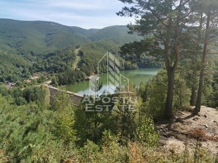Teren intravilan, 2000mp, cu vedere panoramica spre lacul Valiug