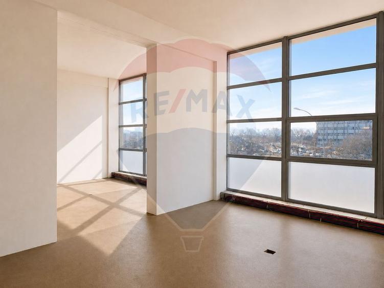 302 mp spatiu birouri, clinică sau showroom, Piața 1 Mai, de inchiriat