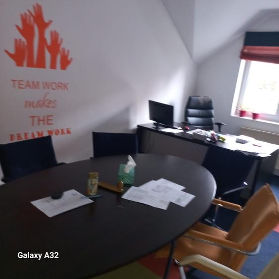 Casă P+1, 8 camere, singur în curte – ideală pentru sediu firmă
