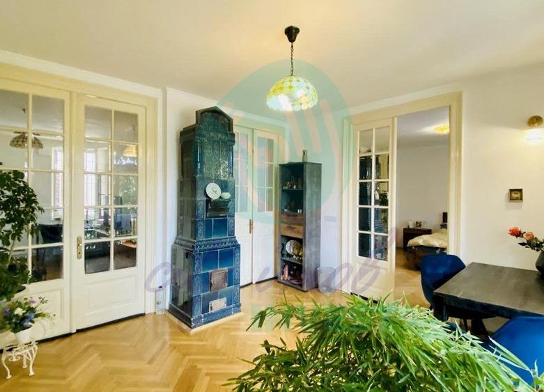 Casa cocheta cu gradina