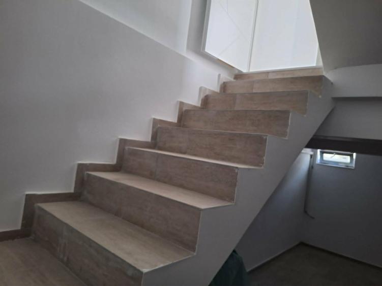 Palazu Mare , Vila D+P+E+Pod 130m2 La cheie , Aleea Platanului