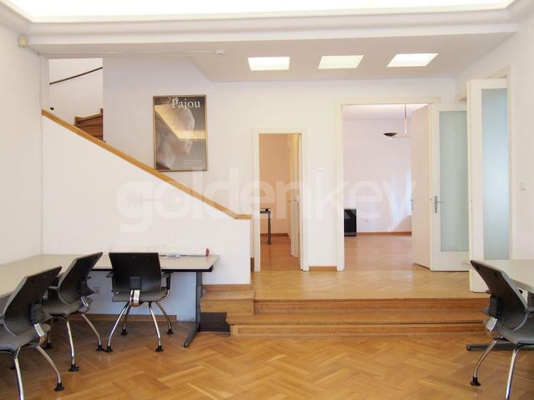 Vila impozanta cu 15 camere, 700mp utili - perfecta pentru birouri